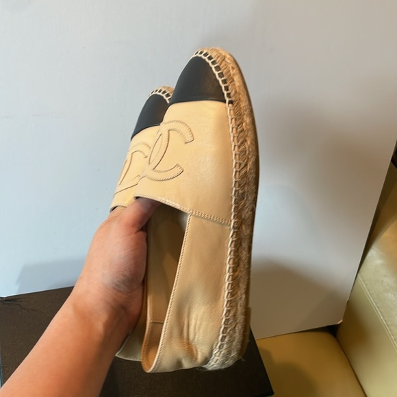 USED-CHANEL LAMBSKIN CC ESPADRILLES - Picture 7 of 10